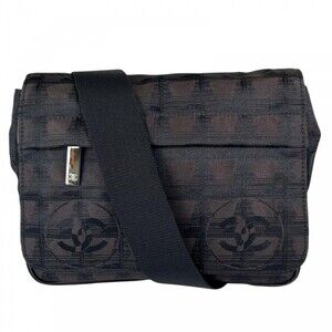 CHANEL Black Shoulder Bag